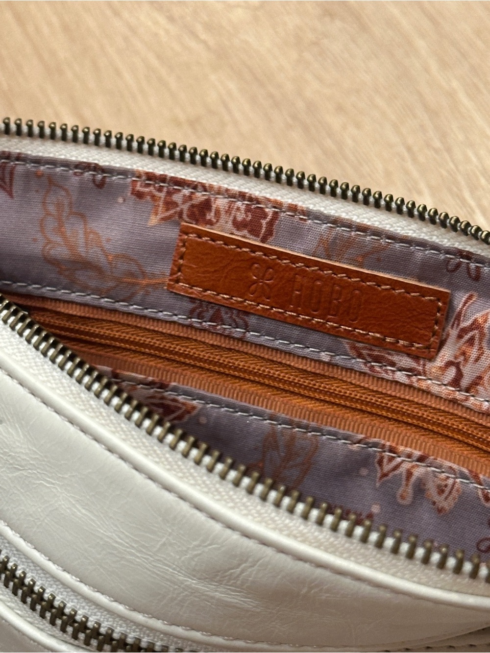 Hobo White Leather Crossbody bag - Picture 5 of 8